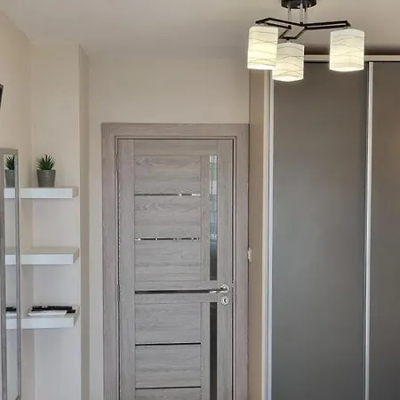 Sky - Location - 2 Minutes To South & South Park - 8 Minutes To Old Town Apartment