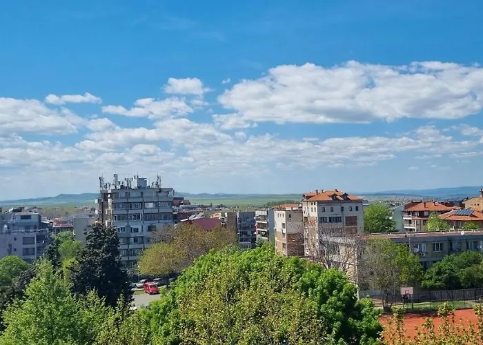 Sky - Location - 2 Minutes To South & South Park - 8 Minutes To Old Town *