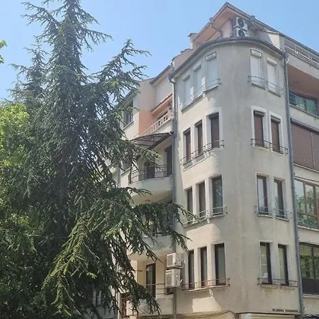 Sky - Location - 2 Minutes To South & South Park - 8 Minutes To Old Town *