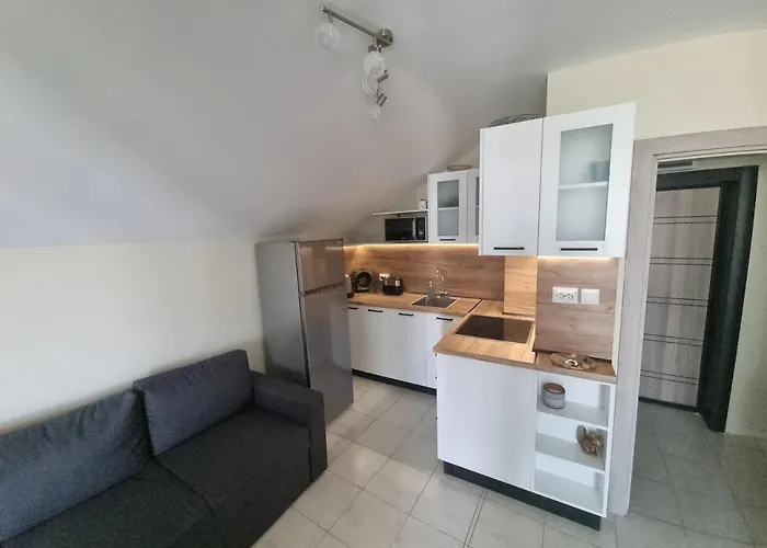 Διαμέρισμα Sky - Location - 2 Minutes To South & South Park - 8 Minutes To Old Town Νεσέμπαρ