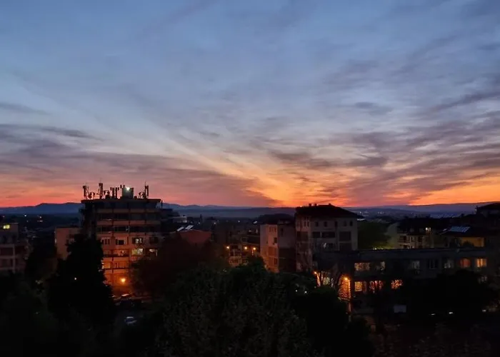 Sky - Location - 2 Minutes To South & South Park - 8 Minutes To Old Town Νεσέμπαρ