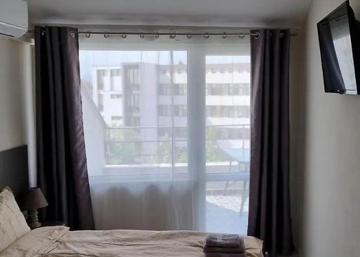 Διαμέρισμα Sky - Location - 2 Minutes To South & South Park - 8 Minutes To Old Town *